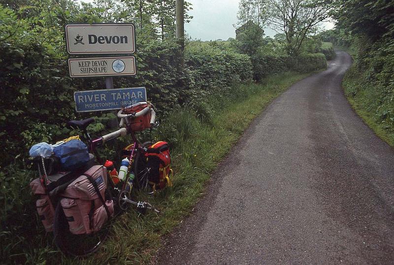 WT 2700 332-10 UK 1992-1.jpg